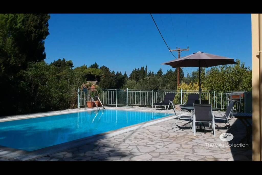 Gastouri Villa Pascalia With Heated Pool In October And Views Achílleion Exterior foto
